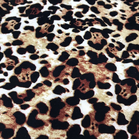 << PLUS Size Soft Leopard Leggings >> - Picture 5 of 5